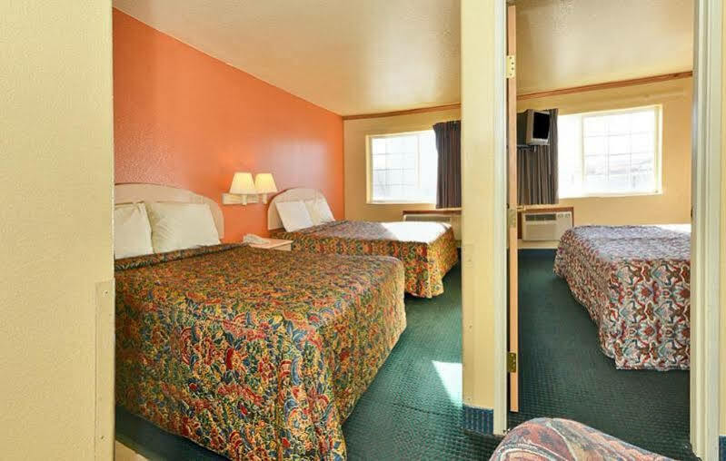 Baymont By Wyndham Garden Of The Gods Colorado Springs Hotel Bagian luar foto